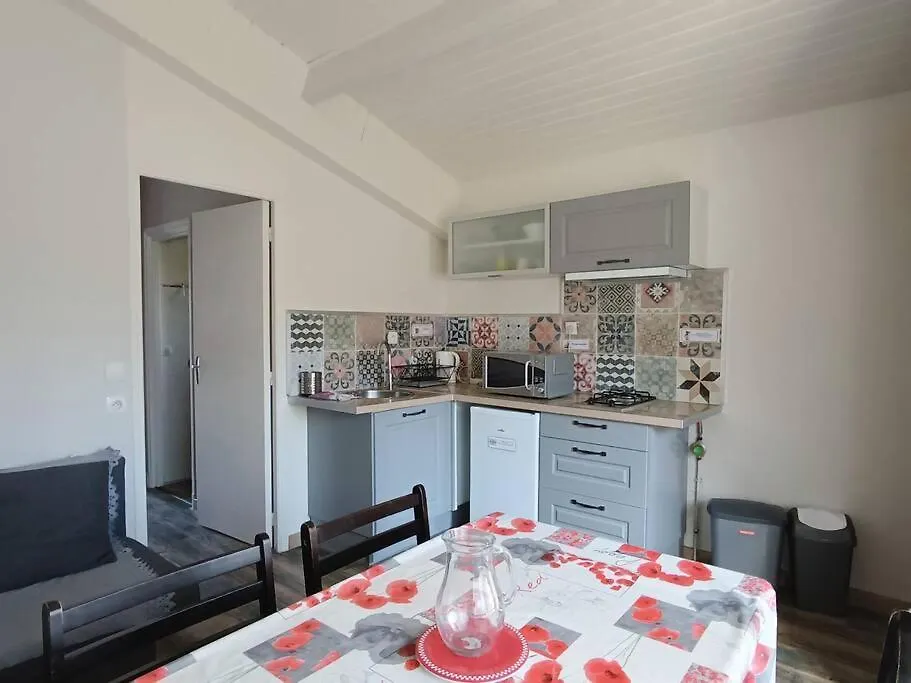 Le Petit Bond : Gite A La Campagne Pres D'Auch Apartment Lussan  France